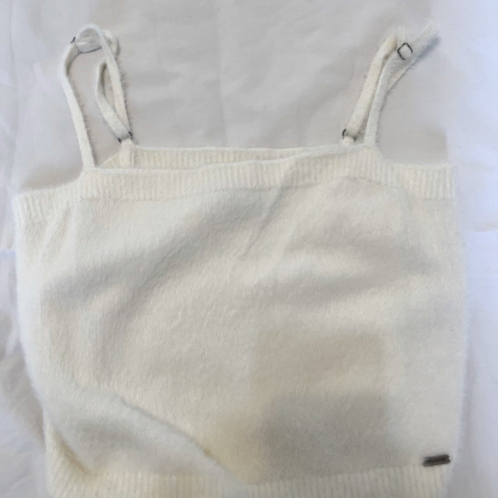 Hollister Top | White Fuzzy Top | M/L